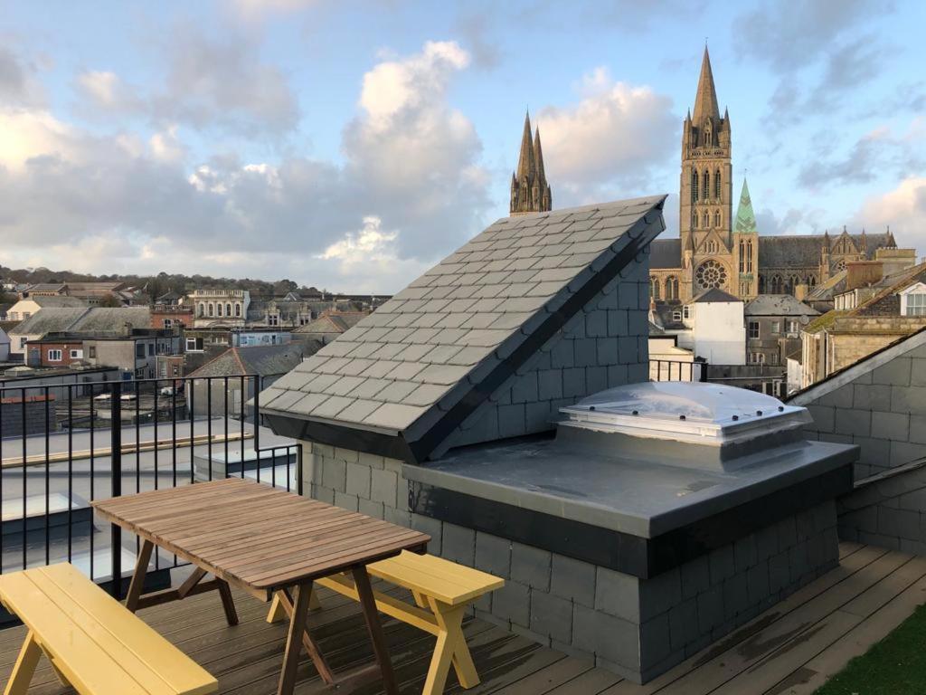 The Taylor Suite - Stunning 2-Ensuite Beds, Cathedral View Roof Garden Truro Exterior foto