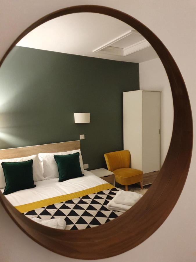 The Taylor Suite - Stunning 2-Ensuite Beds, Cathedral View Roof Garden Truro Exterior foto
